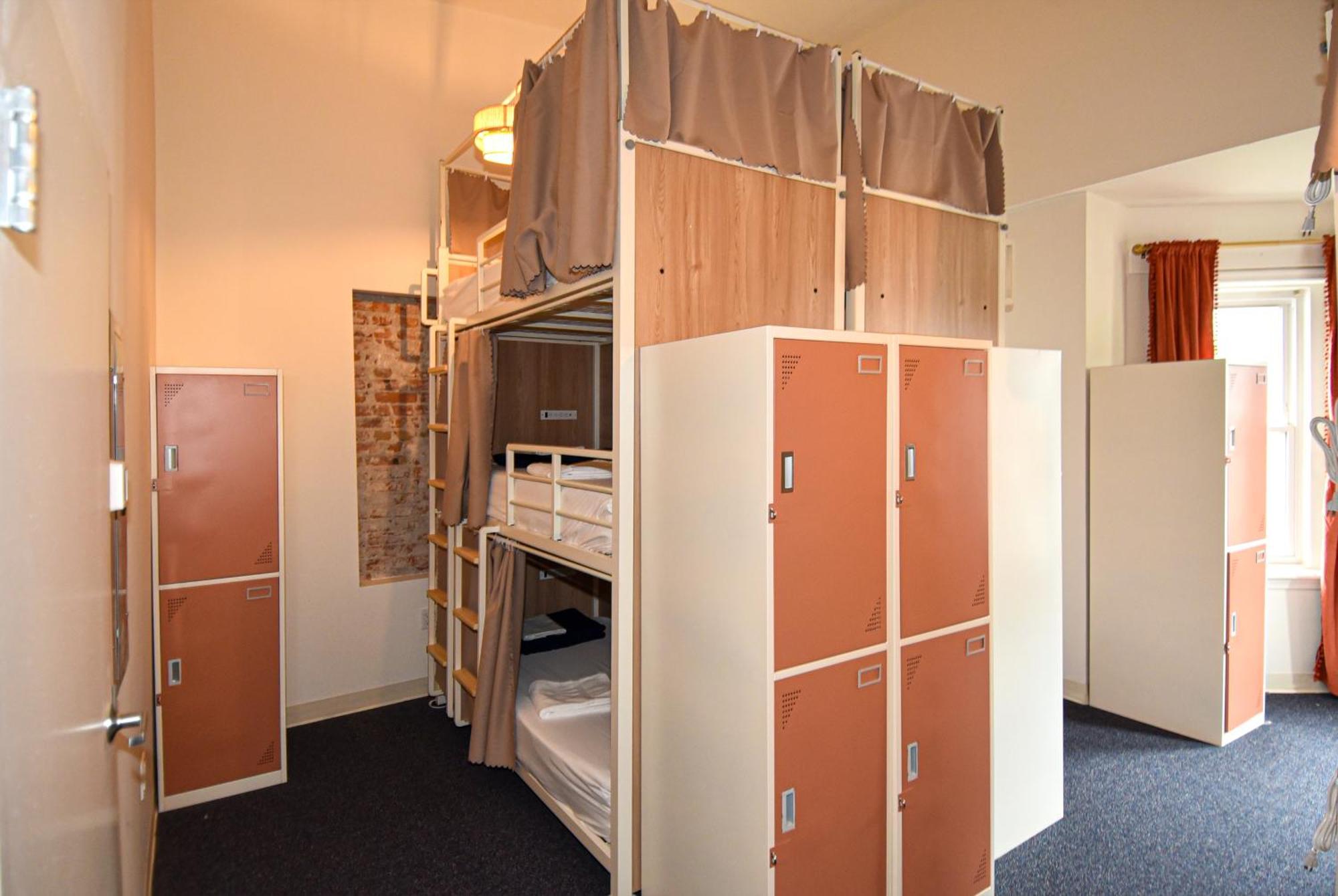 Caravan Hostel Dc Вашингтон Экстерьер фото